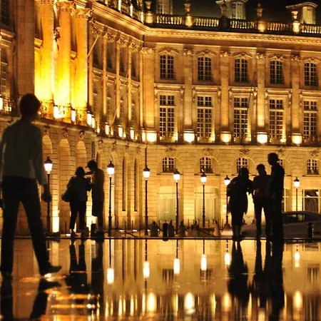 Kyriad Bordeaux Nord Eulalie Hotel 3*