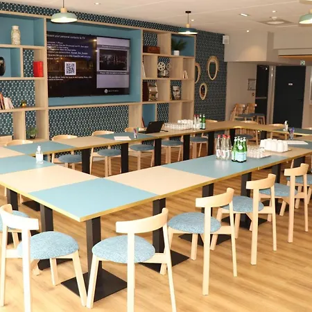 Kyriad Bordeaux Nord Eulalie 3*