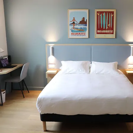 Kyriad Bordeaux Nord Eulalie ホテル 3*