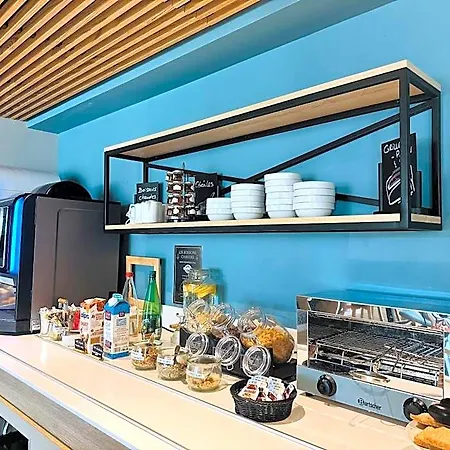 Kyriad Bordeaux Nord Eulalie 3*